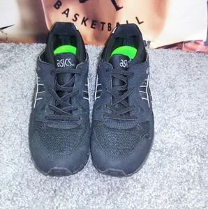 Asics Sneakers